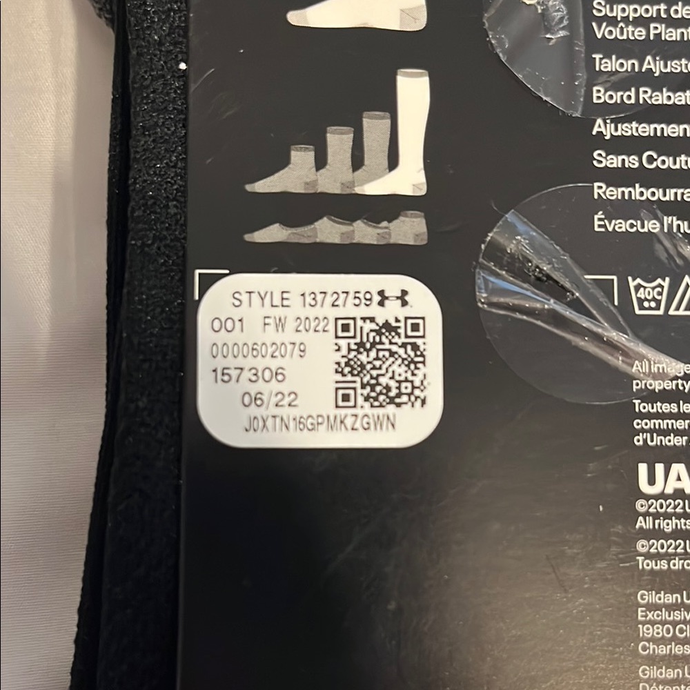 Under Armour NWT Unisex Black Soccer Socks (1 pair) - Picture 6 of 6